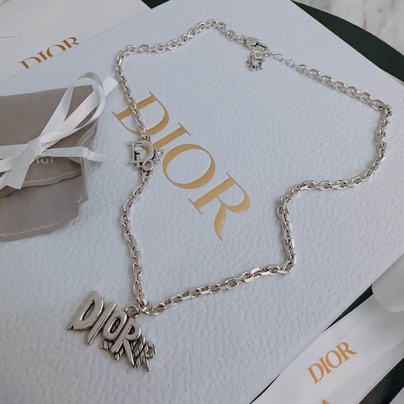 Dior Necklace 04lyr227